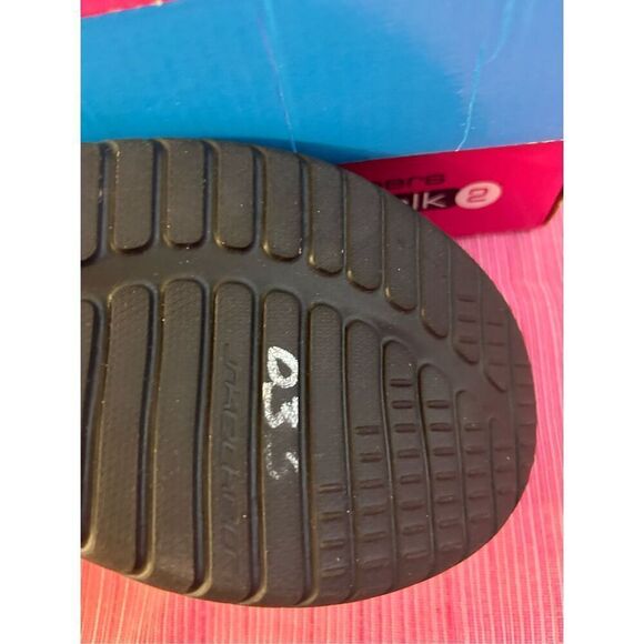 Skechers Air-cooled memory foam Black 9 faux laces nwot sn#13356 - Picture 4 of 6